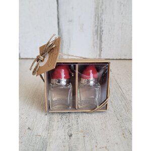 Mud pie salt and pepper shaker Santa hat kitchen accessory xmas